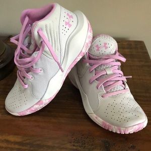 Girls basketball shoes